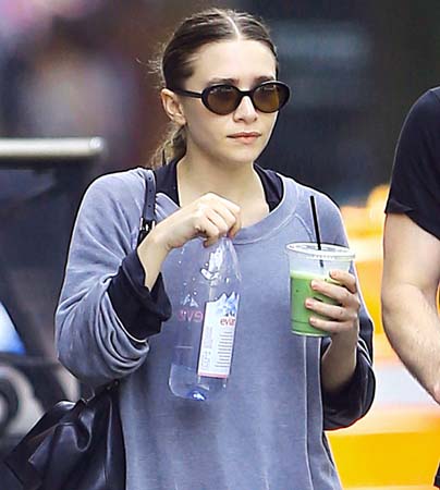 Ashley Olsen enjoying a Japanese Matcha Green Tea smoothie. She's not the only one who know about this green superfood. Read more...